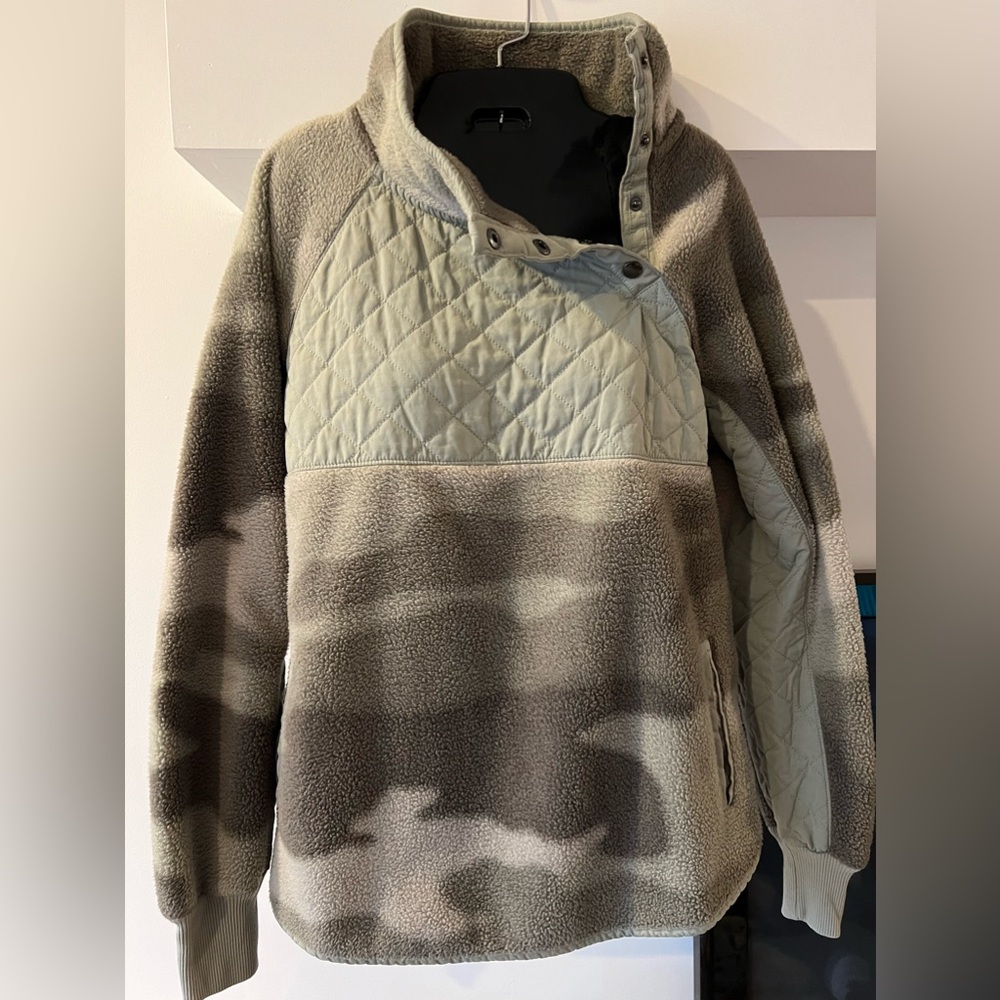 A&F - size medium, camo color